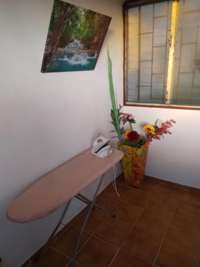 Au Jardin Fleuri Apartamento Sainte-Anne Exterior foto
